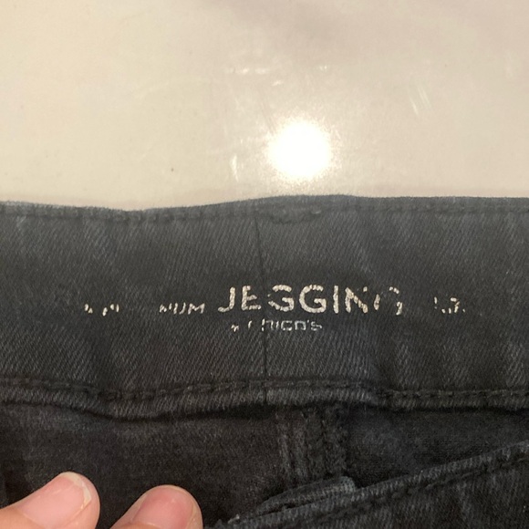 Chico's Black Straight Leg Jeans Classic Style - Picture 3 of 6